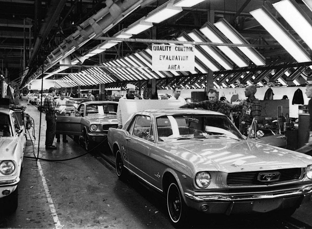 history of the 1966 ford mustang